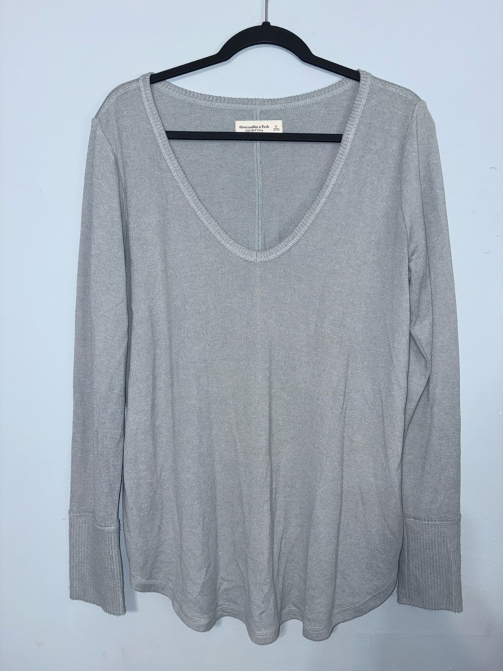 Abercrombie & Fitch dusty blue V-Neck Long Sleeve soft a&f cozy Clean minimalist